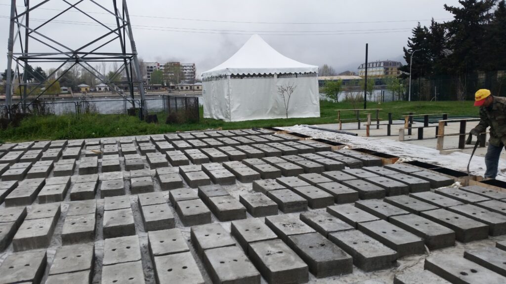 Concrete driveway installation in Toronto