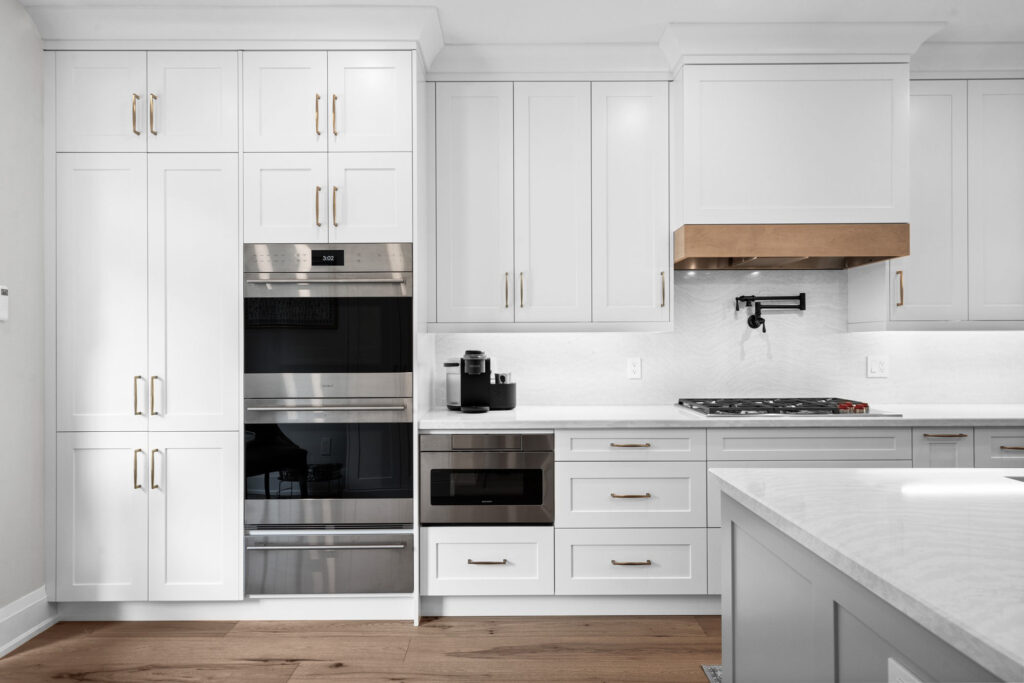 Modern shaker kitchen cabinet doors in Toronto
